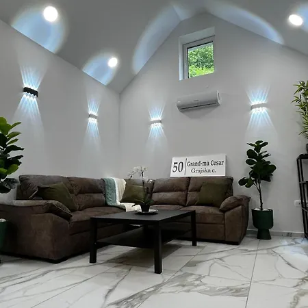 Semesterbostad Grand Cesar With Sauna & Parking *