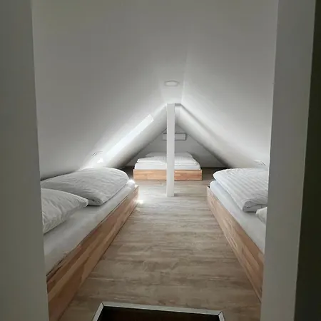 Semesterbostad Grand Cesar With Sauna & Parking